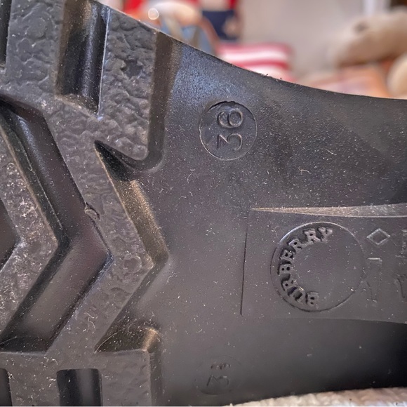 BURBERRY RAIN BOOTS SIZE 36 - Picture 3 of 3